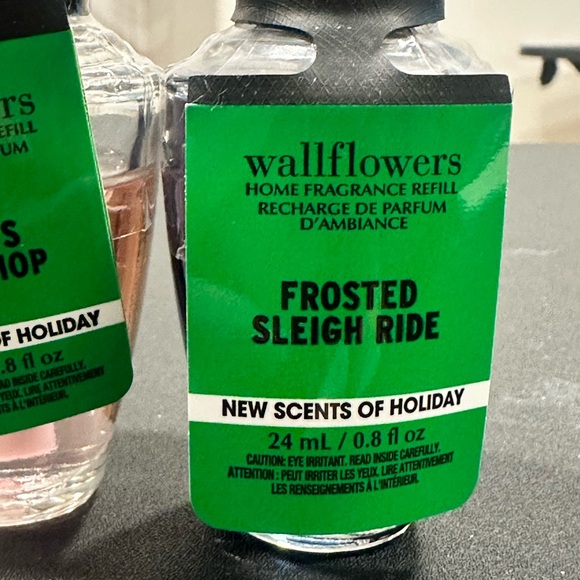 New Bath and Bodyworks Holiday Wallflower Refills Christmas Fragrances X2 - Picture 3 of 3
